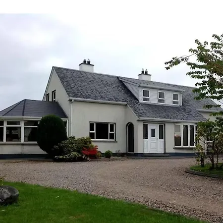 Cloncha House Bed & Breakfast *